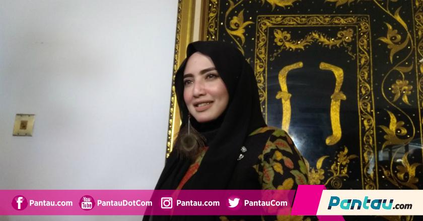 Curhat Yulias Mochamad: Anak-anak Kena 'Getah' Soal Berita Istri ke-3 Opick