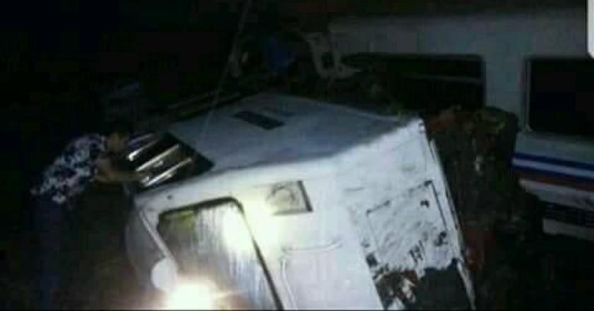 KA Sancaka Diseruduk Truk Hingga Terguling di Ngawi