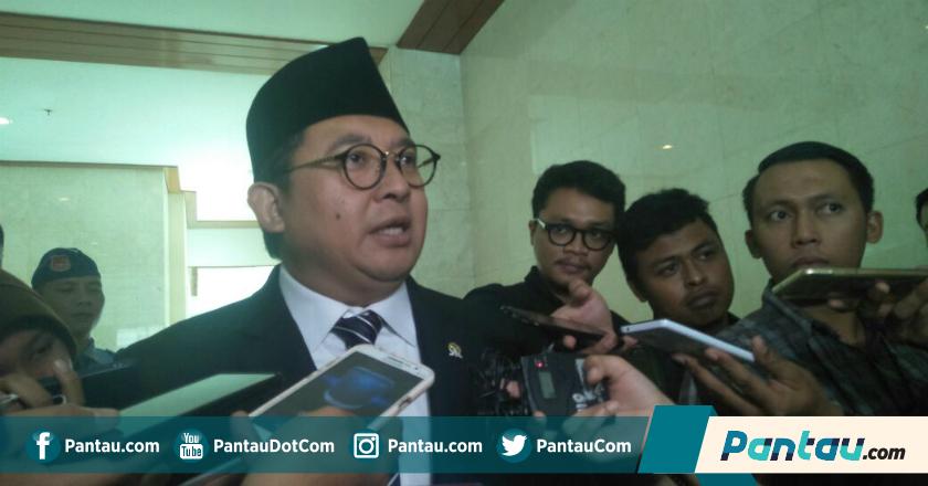 Puluhan Tewas Akibat Miras Oplosan, Fadli Zon: Seperti Minum Racun