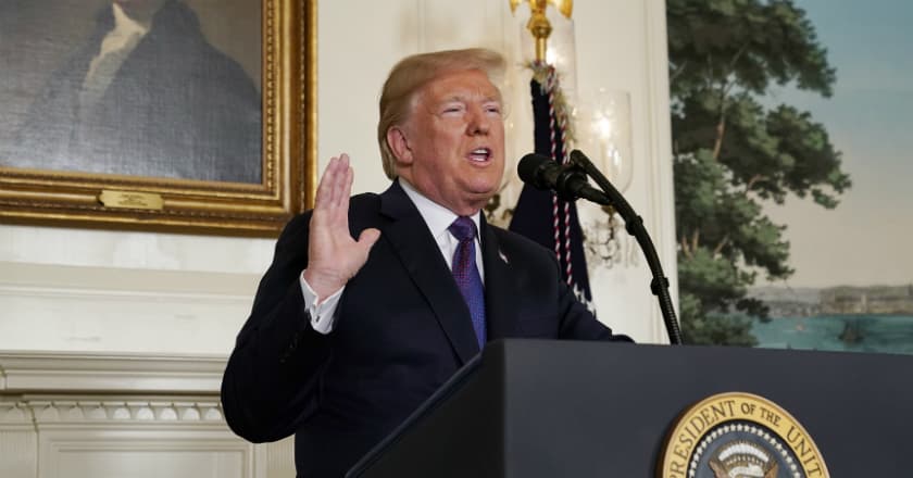 Trump Perintahkan Militer AS Gempur Pusat Senjata Kimia Suriah