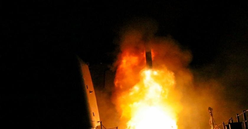 Pantau Foto: Detik-detik Rudal Tomahawk AS Serang Suriah