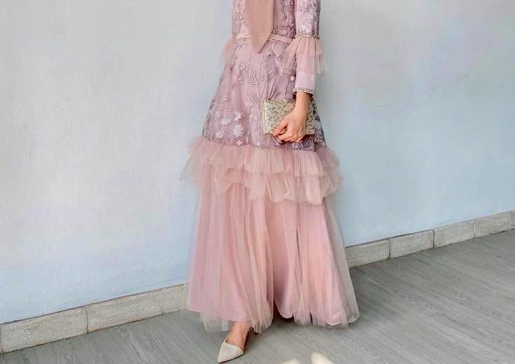 Padu Padan Kebaya Modern dan Rok Tutu untuk Kondangan