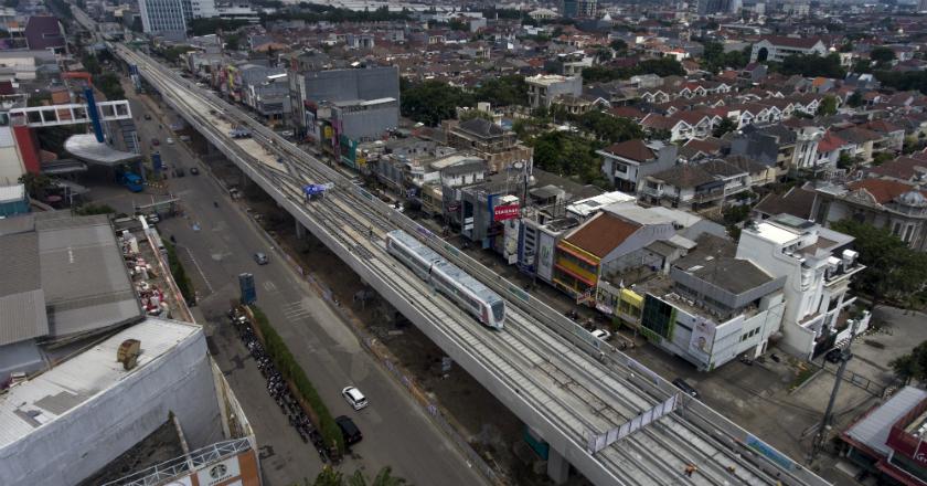 Sandiaga Uno Klaim LRT Akan Beroperasi Juli Mendatang