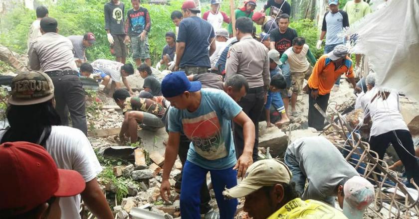 Sarang Burung Walet Roboh, 7 Siswa SMP Tewas Tertimpa