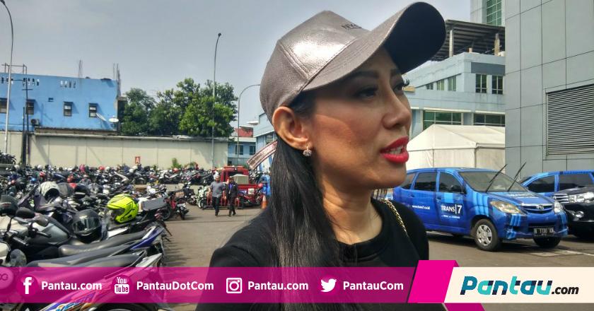 Dewi Sanca Hamil Duluan, Kekasih Hanya Tanggung Jawab Materi