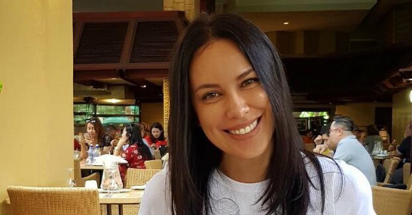 Kembali ke Tempat Penuh Kenangan, Sophia Latjuba Bahagia