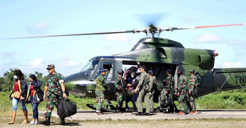 Dramatis, Begini Saat TNI Selamatkan Guru yang Disekap Kelompok Bersenjata