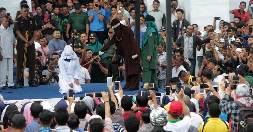 Berzina, Sepasang Kekasih di Aceh Akan Dihukum Cambuk 100 Kali