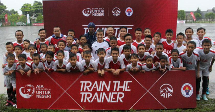 Coaching Clinic AIA Sepakbola untuk Negeri Berlanjut ke Bandung