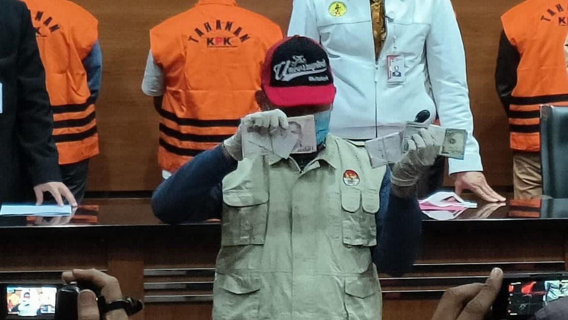 Ada Uang Rp10 Ribu Dolar Singapura dalam Kasus Suap Waka DPRD Jatim!