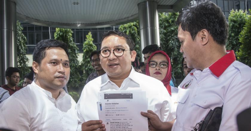 Fadli Zon: Sri Mulyani Jangan 'Meninabobokan' Masalah Pelemahan Rupiah