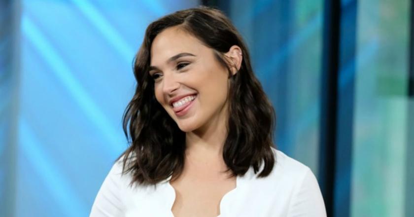 Jadi Brand Ambassador Huawei, Gal Gadot Malah 'Ngetweet' Pakai iPhone