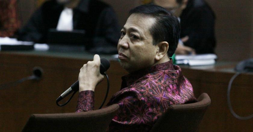 Sambil Malu-malu, Setnov Ungkap Panggilan Romantis ke Istrinya di Sidang e-KTP