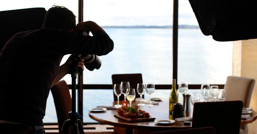Wow! Restoran Bergaya Amerika Ini Fasilitasi Pelanggan dengan Peralatan Fotografi
