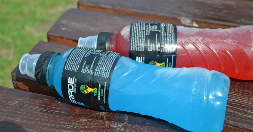 Begini Aturan Mengonsumsi Minuman Isotonik Jika Tidak Ingin Kena Stroke