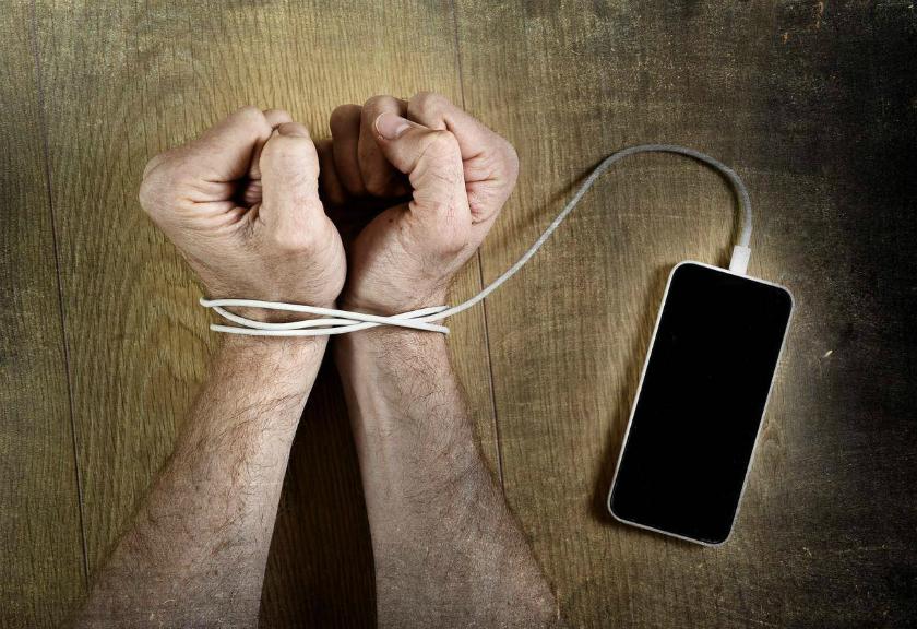 Kamu Kecanduan Smartphone? Sembuhkan dengan Cara Ini