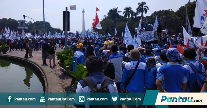 Presiden Jokowi dan Prabowo Subianto Ucapkan Selamat Hari Buruh