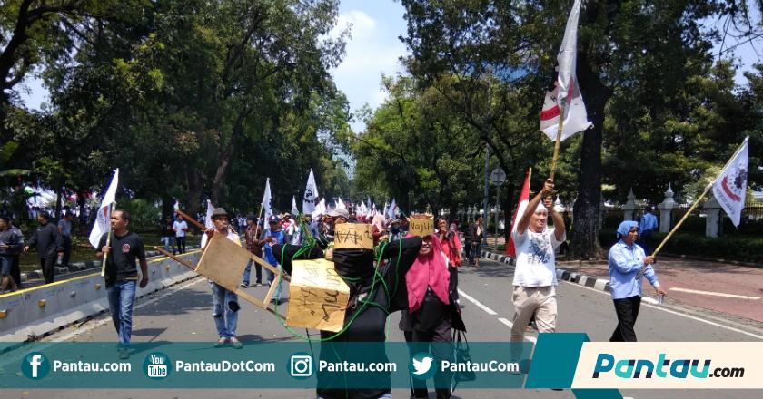 Front Transportasi Jakarta Tuntut Pemerintah Tegakan Permenhub 108