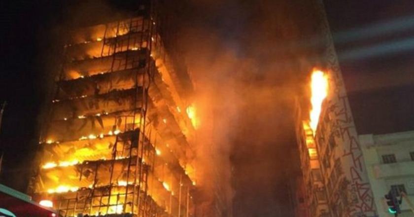 Horor! Detik-detik Bangunan 26 Lantai Rubuh Seperti Lautan Api