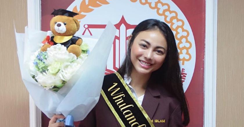 Raih Gelar Sarjana Hukum, Whulandary Herman: Tidak Ada Kata Terlambat