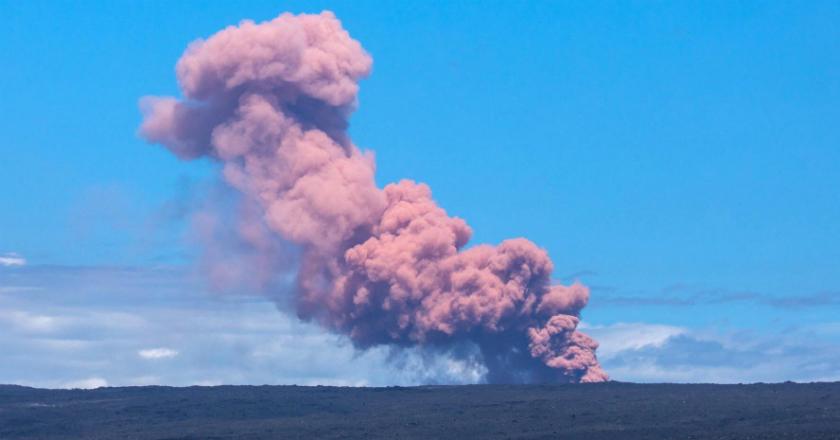 Gunung Kilauea di Hawaii Meletus, 1500 Warga Dievakuasi