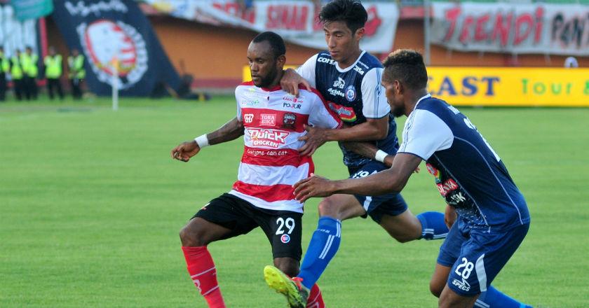 Bermain Cantik, Madura United Hempaskan Persib 2-1