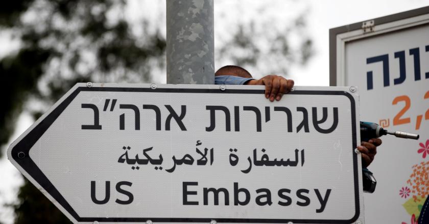 Israel Mulai Pasang Papan Penunjuk Jalan ke Arah Kedubes AS di Yerusalem