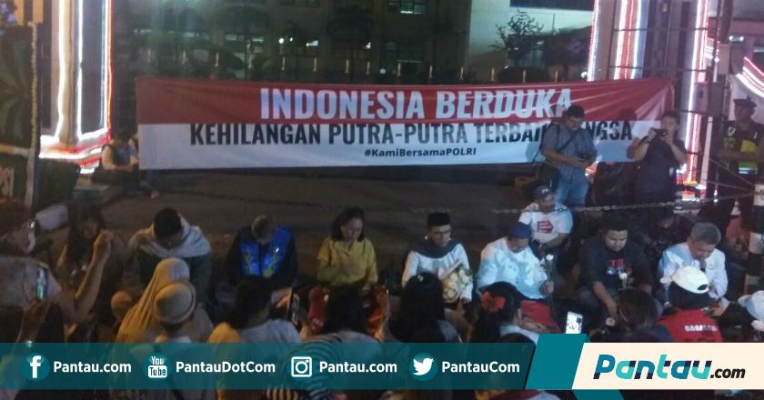 Pasca Rusuh Mako Brimob, Massa Gelar Doa Bersama di Depan Mabes Polri