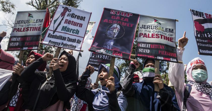 Massa Aksi Bela Palestina Mulai Padati Monas