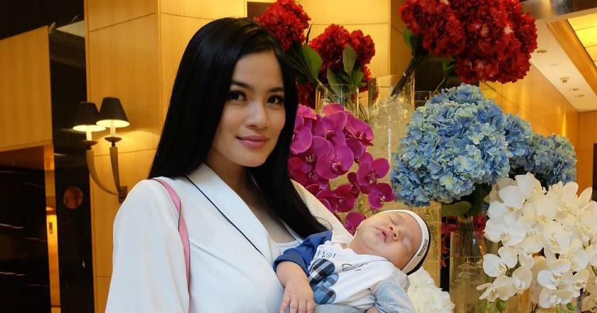 Saat Lelah, Begini Gaya Tidur Titi Kamal