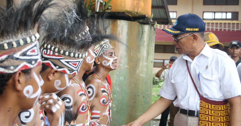 Mendikbud: Butuh Waktu 7 Tahun untuk Angkat Semua Guru Honorer di Indonesia