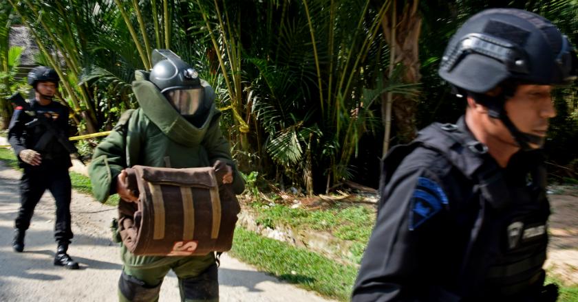Polisi Duga Masih Ada Bom Aktif di dalam Mobil di Gereja Pantekosta