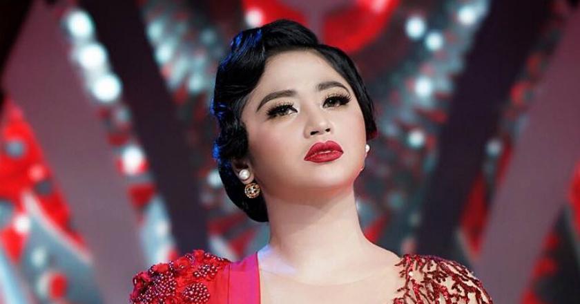 Dituduh Kekang Suami, Ini Jawaban Dewi Perssik