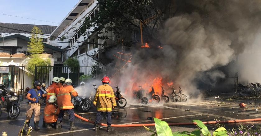 Facebook Aktifkan Fitur 'Safety Check' di Lokasi Bom Surabaya