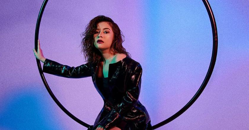 Tampil Lebih Dewasa, Netizen Sebut Prilly Latuconsina Mirip Awkarin