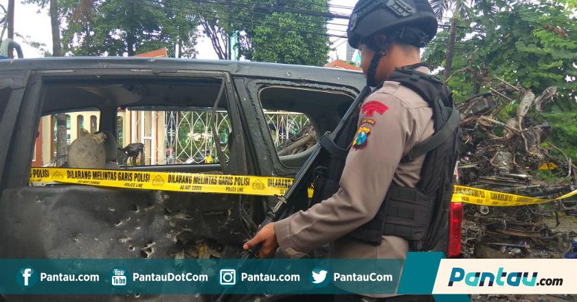 Pantau Foto: Puluhan Kendaraan Terdampak Bom Surabaya Nyaris Tak Berbentuk