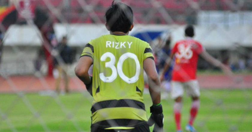 Mental Rizky Darmawan Belum Siap Gantikan Andritany