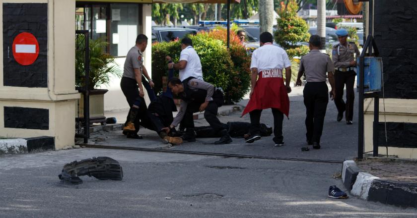 Pantau Video: Polisi Tembak Mati 4 Terduga Teroris di Polda Riau