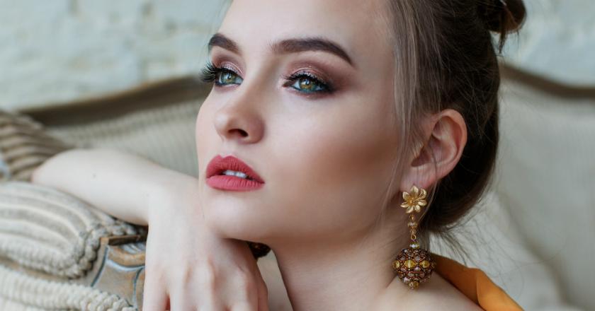 9 Trik Makeup Agar Tampil Cantik Sempurna
