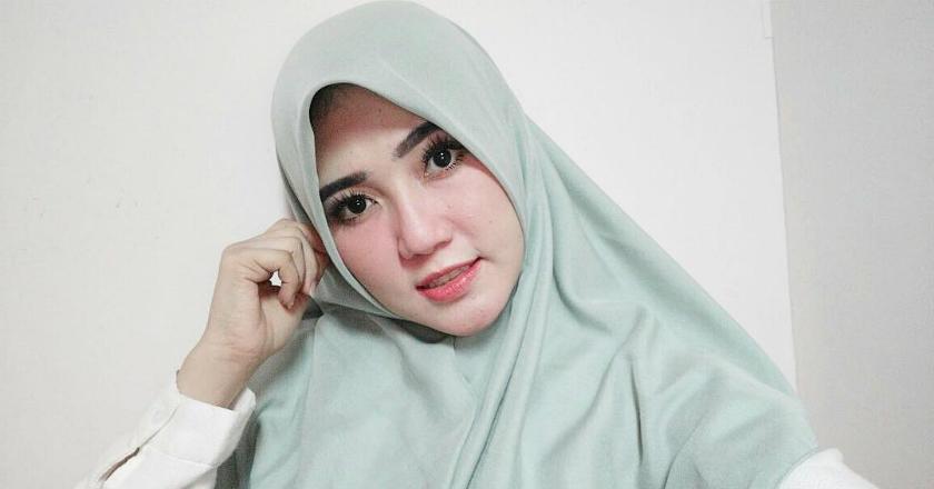 Pamer Foto Berhijab, Via Vallen Dipuji Habis-habisan