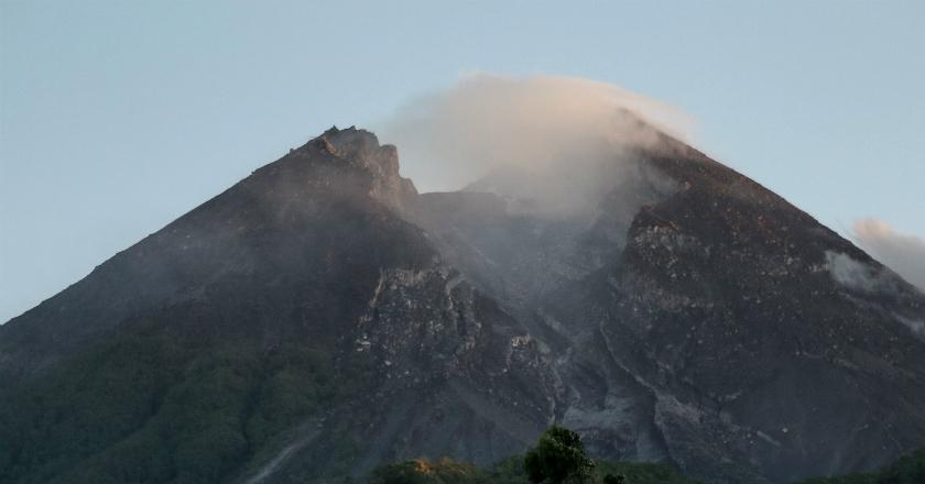 Status Gunung Merapi Naik Waspada, Warga Masih Mengungsi