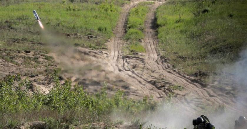 Siap Hadapi Serangan Separatis Rusia, Ukraina Uji Coba Rudal Javelin AS