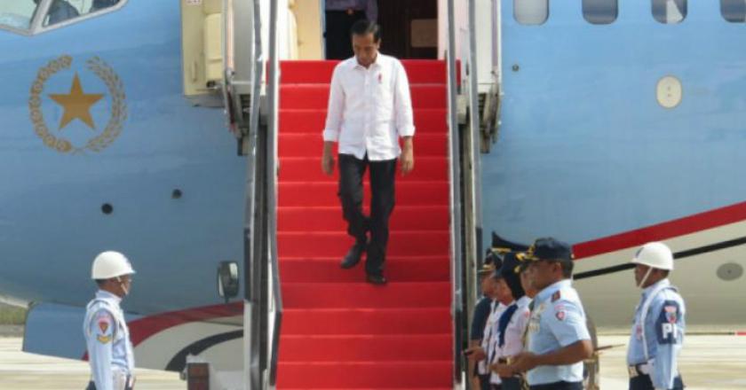 Resmi Beroperasi, Pesawat Kepresidenan Perdana Mendarat di BIJB Kertajati
