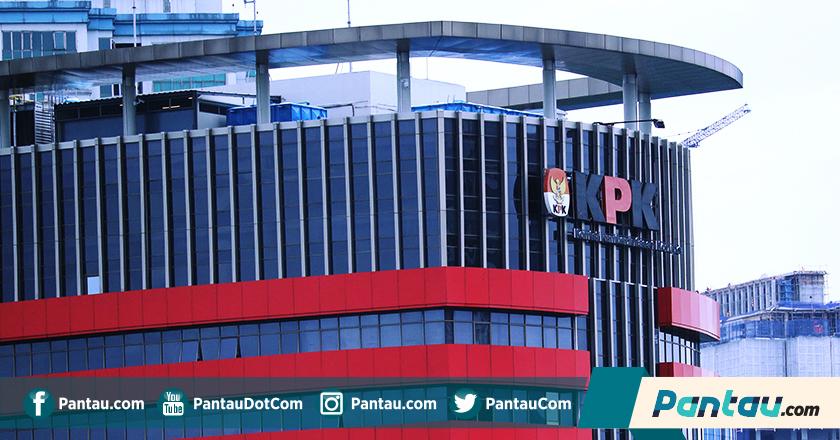 Terjaring OTT KPK, Bupati Buton Selatan Dibawa ke Jakarta