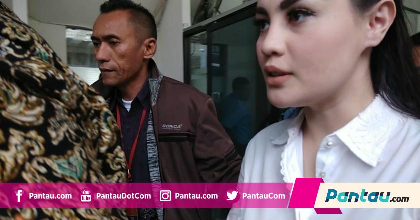 Dituntut 8 Bulan Penjara, Jennifer Dunn Berurai Air Mata