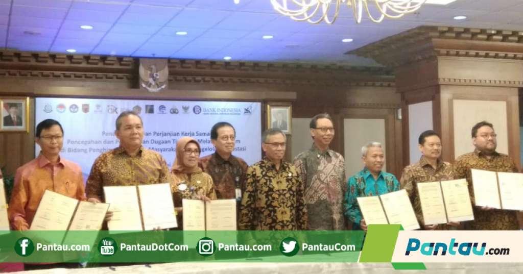 OJK Minta Perbankan Tidak Langsung Naikkan Bunga