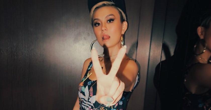 Agnez Mo Umbar Foto Mesra Bareng Chris Brown