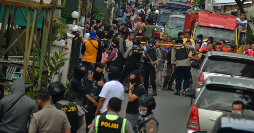 Densus 88 Geledah Tiga Rumah Terduga Teroris di Tasikmalaya