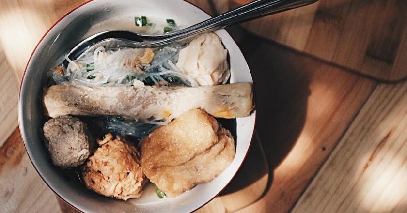 Inovasi Baru, Kedai Ini Bikin Menu Bakso Gulung