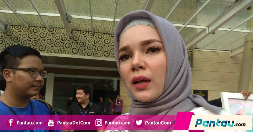 Fokus Khatam Alquran, Dewi Sandra Tinggalkan Tradisi Lama Puasa dan Lebaran